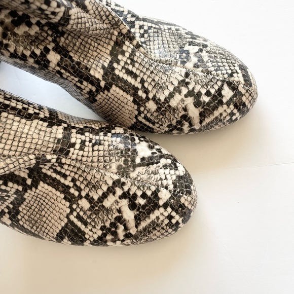 Zara Black and White Snakeskin Boots Knee‎ High Heeled Round Toe - Picture 2 of 6